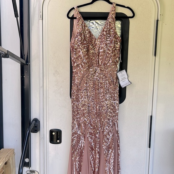 Dresses & Skirts - Rose gold sequined dress nwt